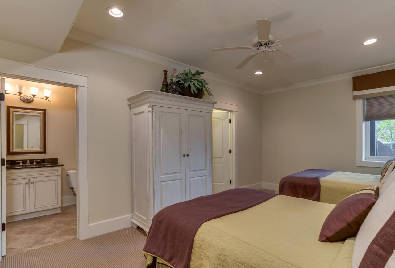 Hawks View With Fireplace Pet Friendly Holiday home *